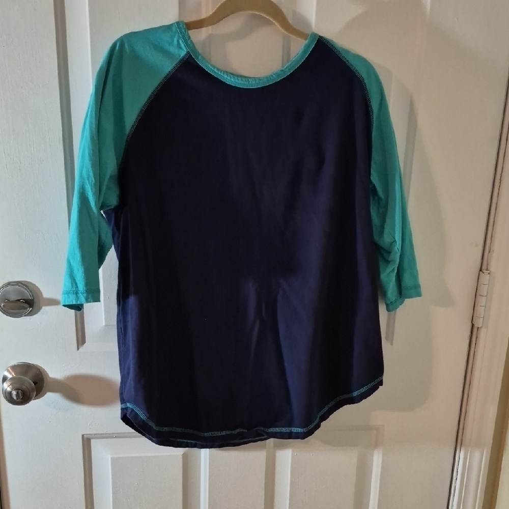 Dreams Navy and Teal Raglan Sleeve Top Size L But Fits More Like A Xl